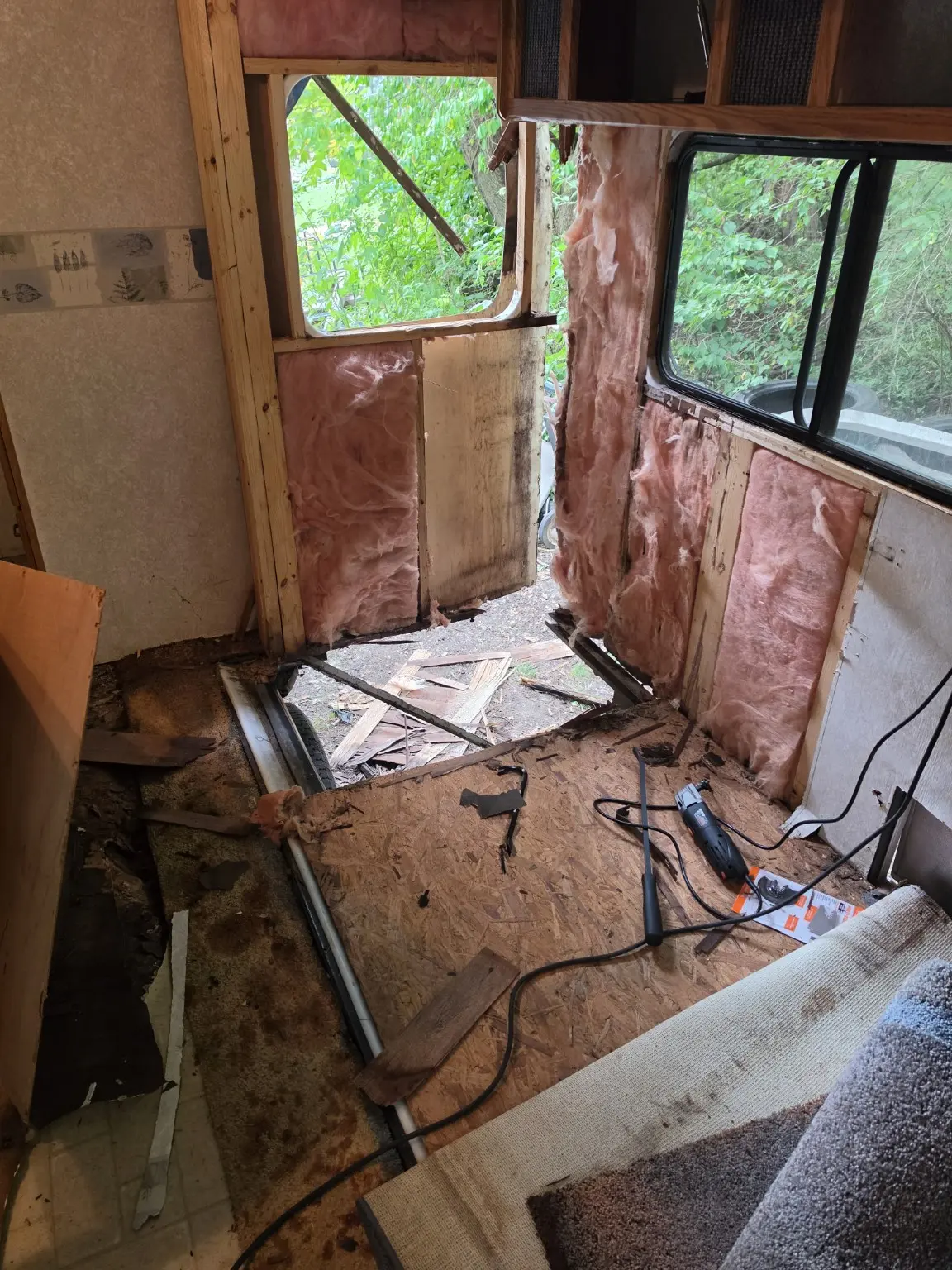 Camper restoration photo 18