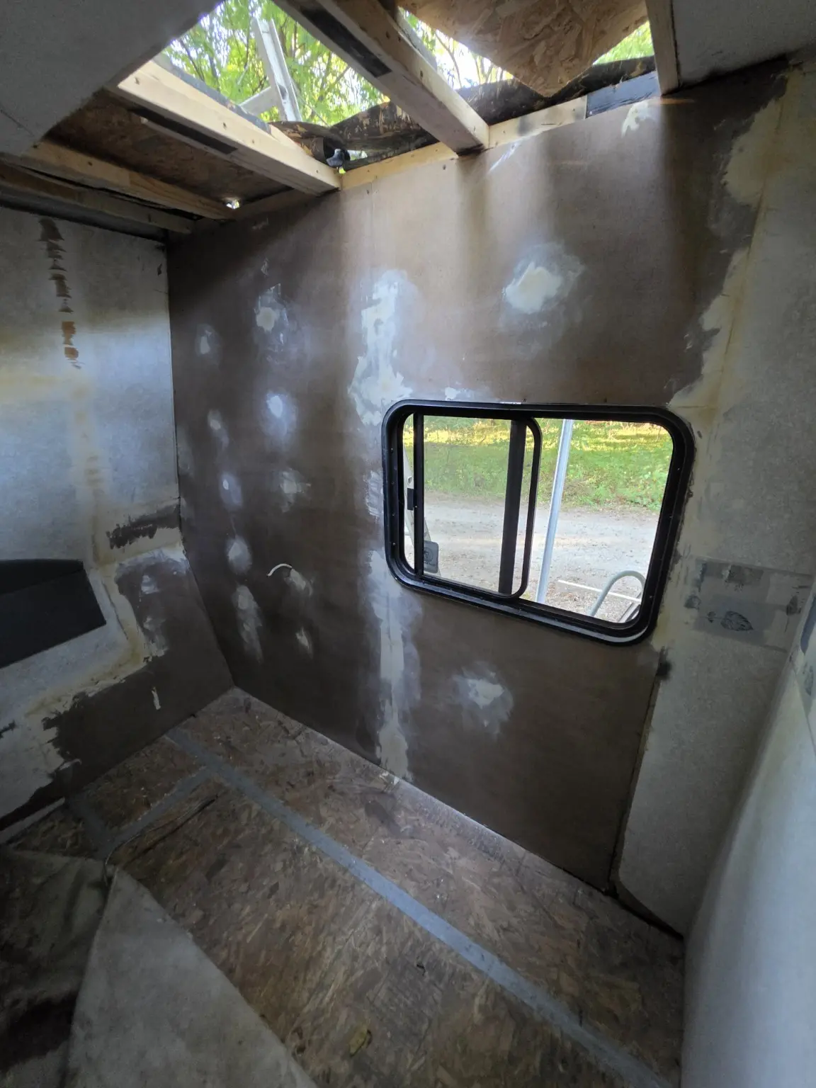 Camper restoration photo 36