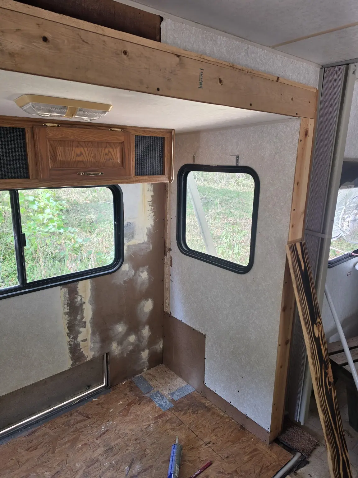 Camper restoration photo 40